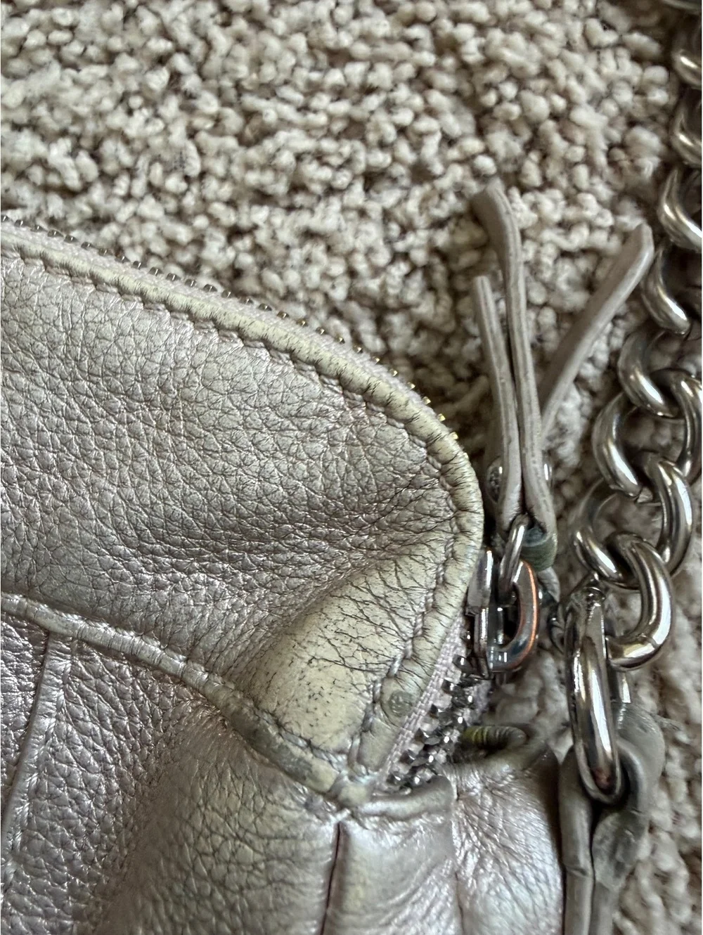 B. Makowsky metallic rose gold leather crossbody bag purse chain strap